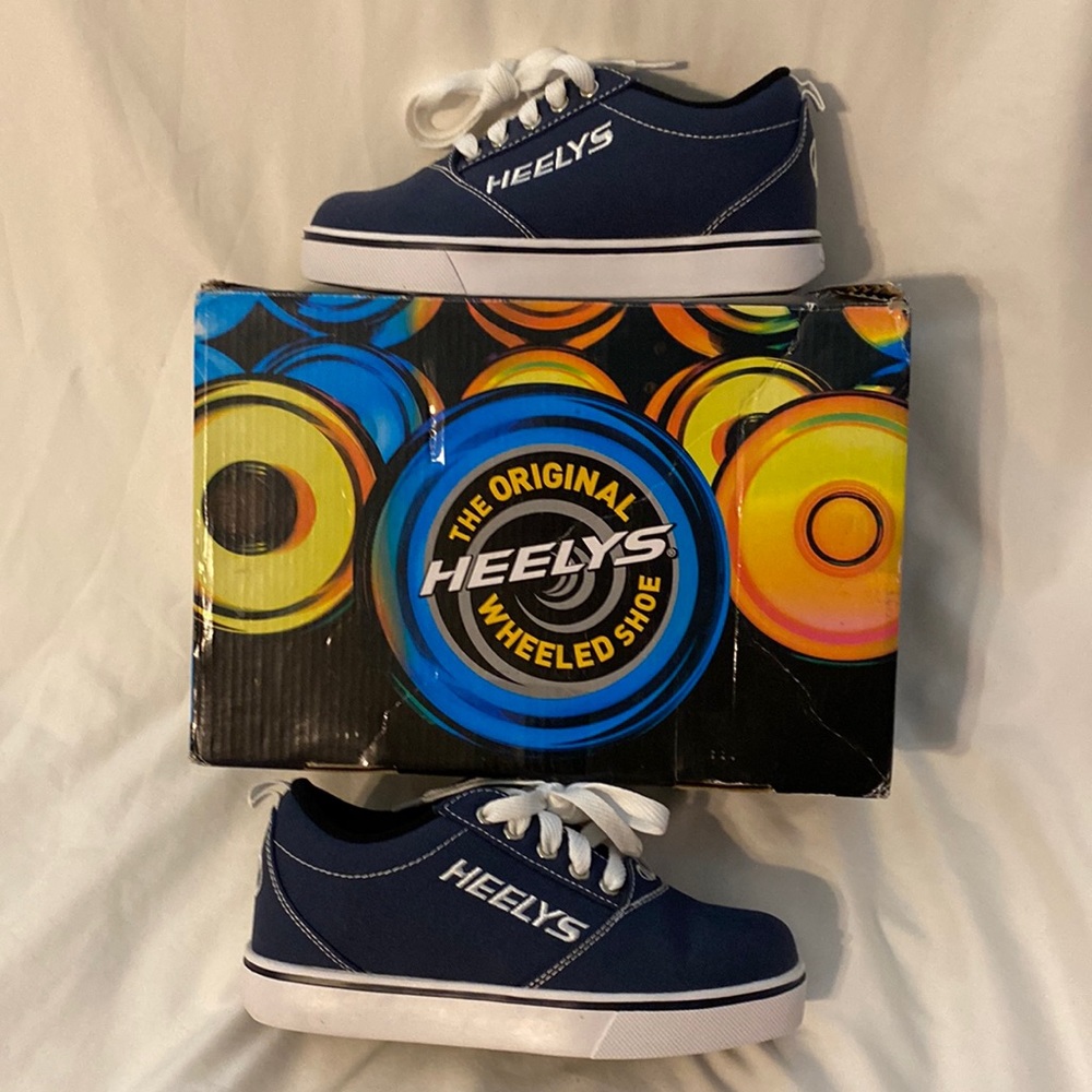 Heelys size 3